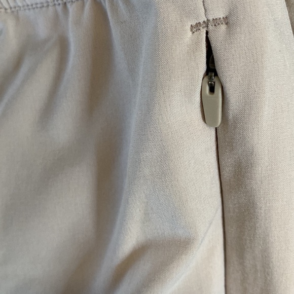 Banana Republic Core Temp pant - Picture 6 of 6